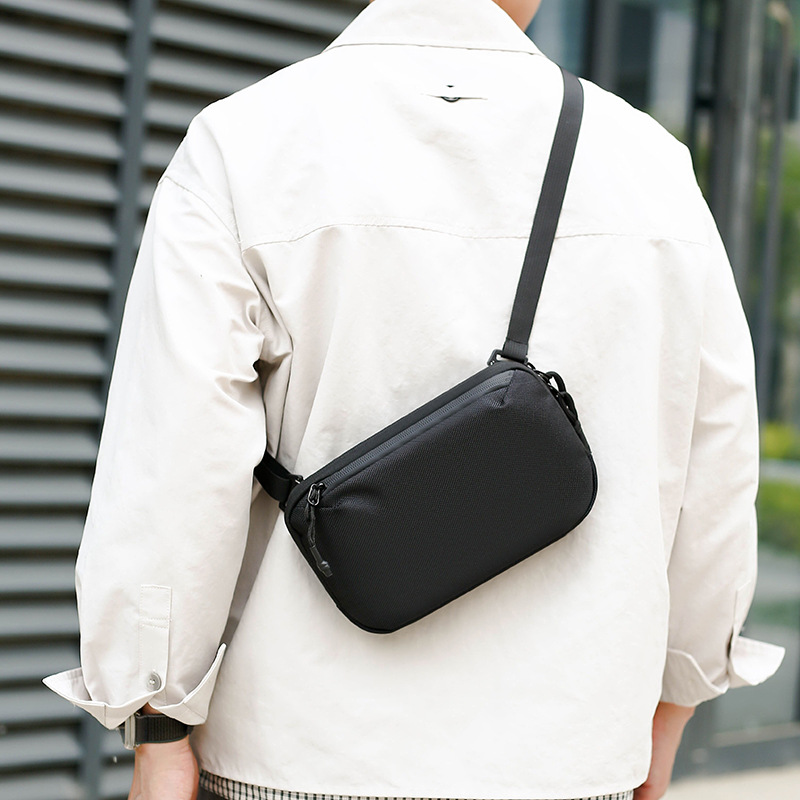 Crossbody Bag for Men and Women, Couple Style, Casual and Versatile, Lightweight Mobile Phone Bag, Simple and Fashionable Outdoor Portable Shoulder Bag