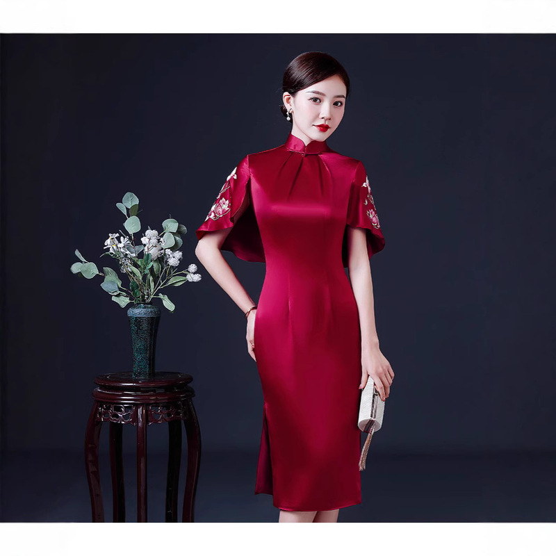 High-End and Elegant Wedding Attire for Mothers, Wedding Dress for Middle-Aged Mothers, Embroidered Dress, Improved Cheongsam, New Style