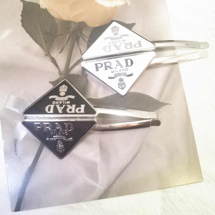 Internet celebrity style hairpin small fresh inverted triangle side clip metal retro letter clip p classic style