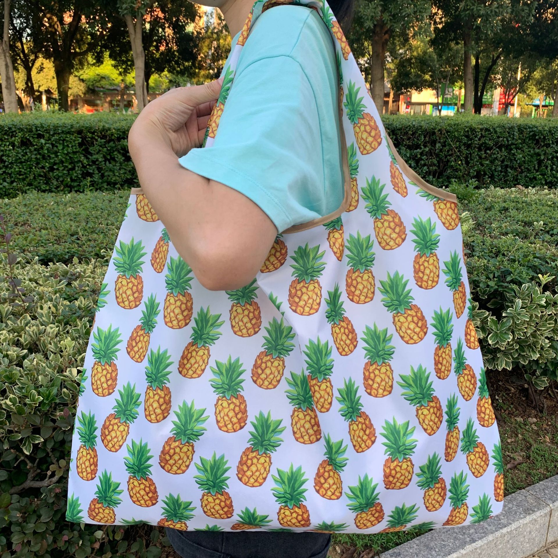 Bolsa de compras plegable de la protección del medio ambiente del paño de Oxford bolsa de almacenamiento portátil bolsa de supermercado grande bolsa de dibujos animados japonés