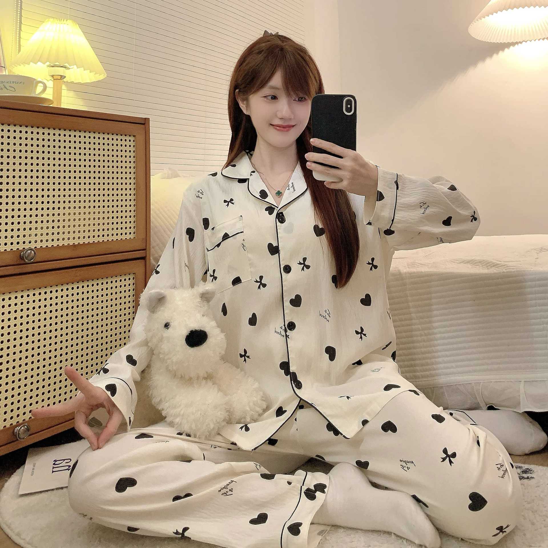 Pijamas al por mayor transfronterizos de primavera y otoño nubes de algodón pantalones de manga larga cardigans lindos con cojín de pecho se pueden usar ropa de hogar