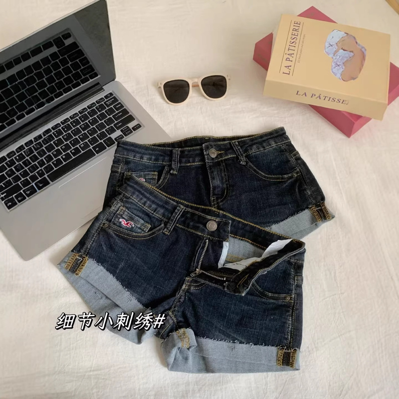 Sexy Low-Waist Trendy Ultra-Short Slim-Fit Denim Shorts That Make Legs Look Longer, Sweet Style for Girls, Butt-Lifting, Color-Blocked Rolled-Edge Hot Pants