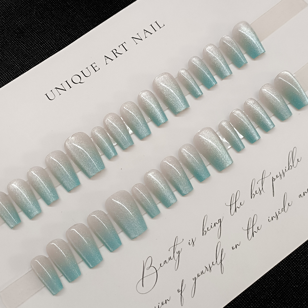 Uñas de desgaste hecho a mano al por mayor Pequeño Libro Rojo TikTok flash plata caliente mariposa pieza de uñas parche de uñas portátil