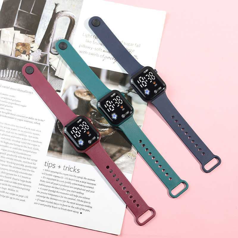 New Spot Y1 Football Led Watch Simple Square Digital Outdoor Sports Student Fashion Digital Watch