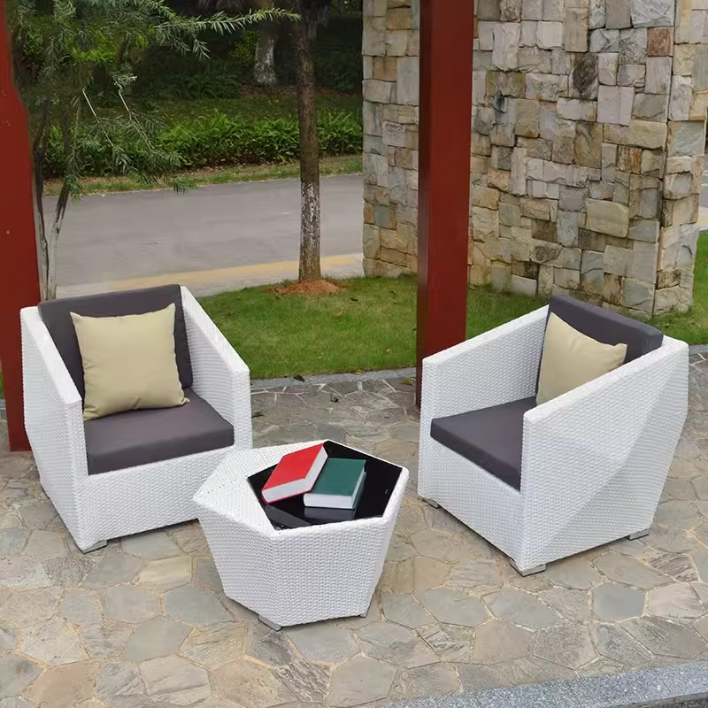 Balcón al aire libre patio jardín sofá de caña combinación de mesa de té creativo arte de caña moderno ocio muebles de caña sofá