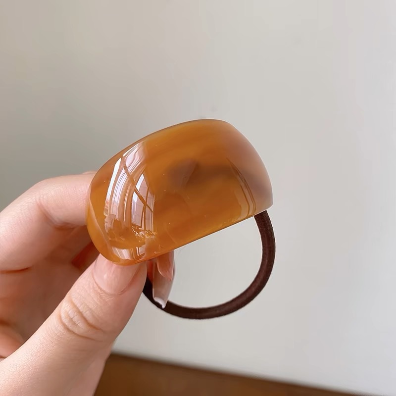 캐러멜색
