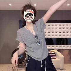 高級感韓系vネック半袖の薄いニットの女性の夏の新型の気質はやせています。