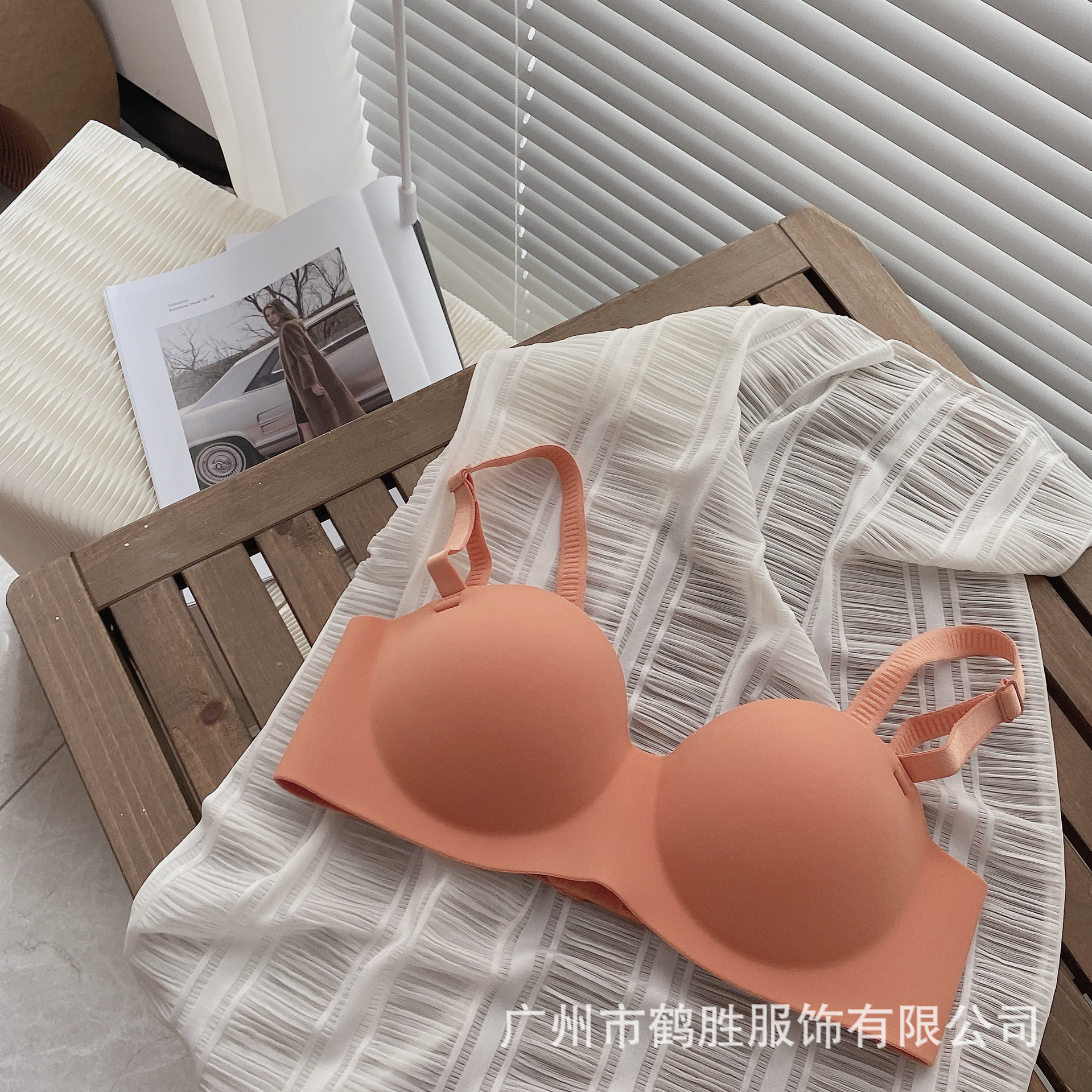 Ropa interior de media taza de Jianmei, una hermosa espalda de color sólido, pecho pequeño, fruncido, antiflacidez, sujetador transfronterizo ajustable sin anillo de acero