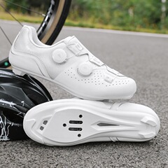 2025春の新型道路車のロック靴セットの硬い底の通気性の山地の自転車靴のロックなしの自転車靴の男女