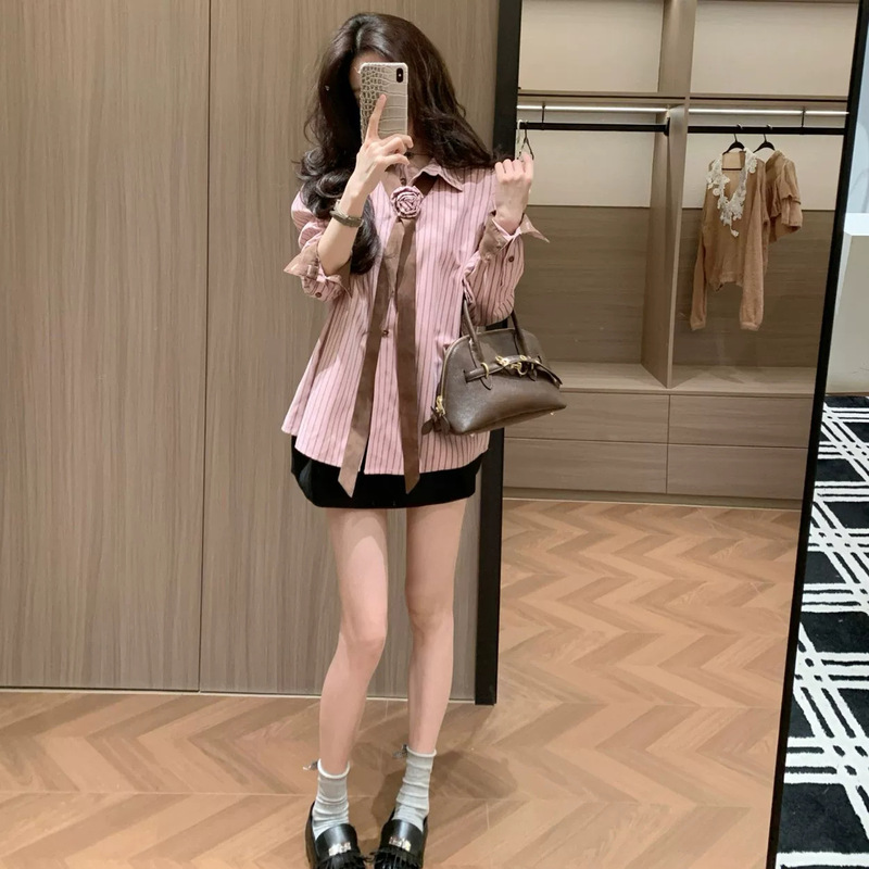 Retro dark pink striped patchwork shirt, women's new design for spring and autumn, loose and casual long-sleeved top