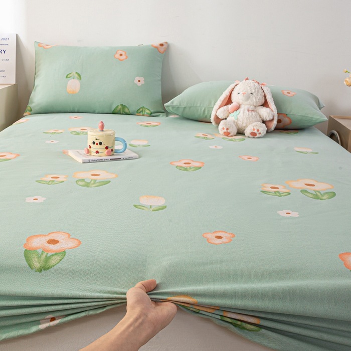 두꺼워진 낡은 거친 천 매트와 시트 - 시원한 여름