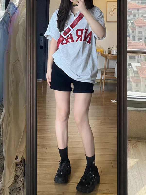 プラスサイズの黒のデニムショートパンツ、女性用、夏用、薄い、太いmm、ペア型のボディ、ハイウエスト、伸縮性のあるヒップカバー、スリムなAラインホットパンツ|undefined