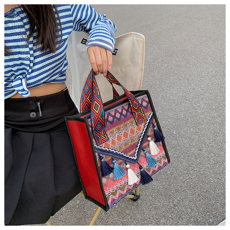 Tassel Design Women's Medium Canvas Ethnic Style Tote Bag