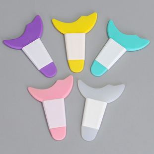 Multifunctional Silicone Silkworm Auxiliary Eye Shadow Shield Novice Tool Eyeliner Artifact Eyelashes Crescent Mascara
