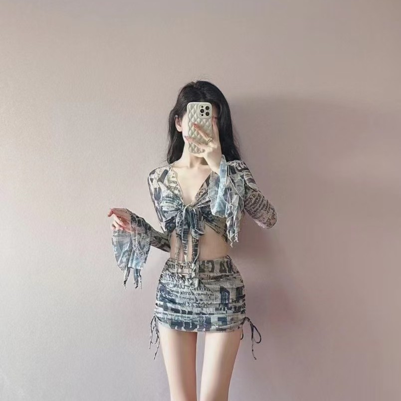 美式復古2025新款比基尼分體泳衣女字母印花泡溫泉度假保守長袖