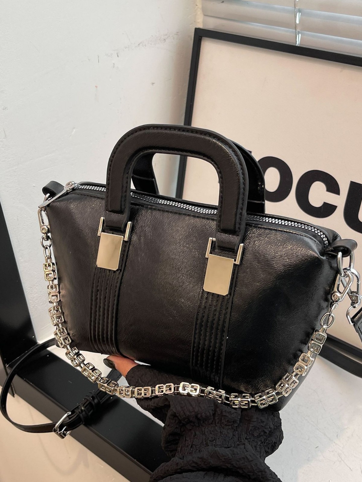 Bolso de mujer de moda bolso de mensajero de textura de color sólido 2025 otoño e invierno nuevo bolso de viajero simple bolso de mano