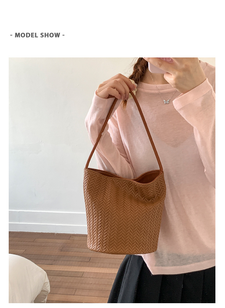 Trendy large-capacity woven bag, fashionable handbag, 2025 new style, versatile bucket bag, simple shoulder bag, underarm bag undefined