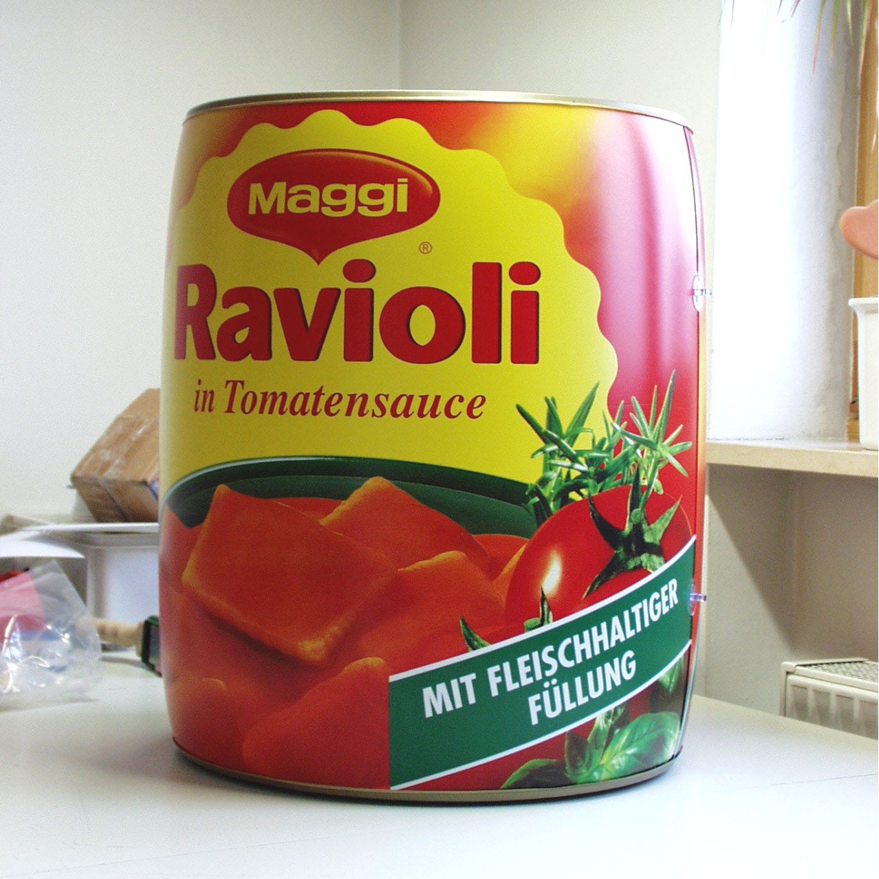 2025高频热合PVC充气番茄酱罐子气模闭气广告展示红酒瓶仿真模型