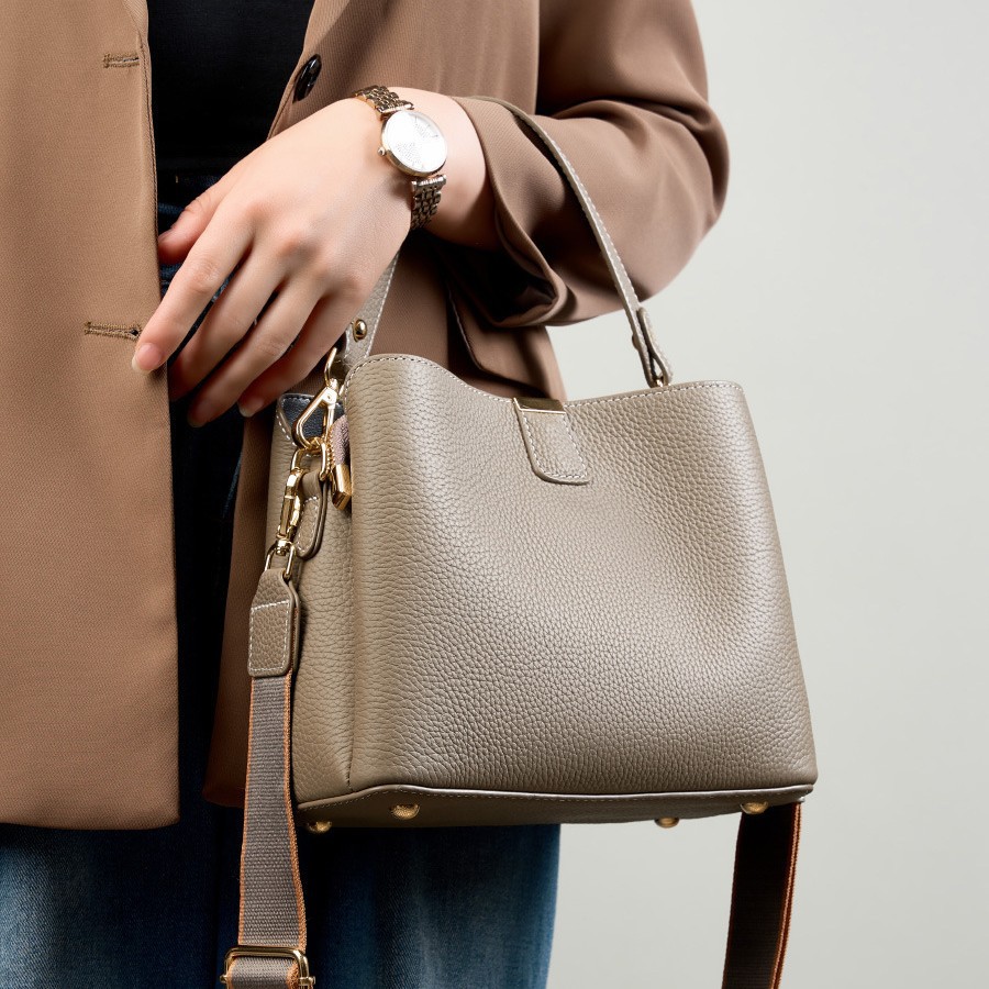 First-Layer Cowhide Leather Bag 2025 New Trendy Large-Capacity Bucket Bag Simple Versatile Genuine Leather Shoulder Crossbody Handbag