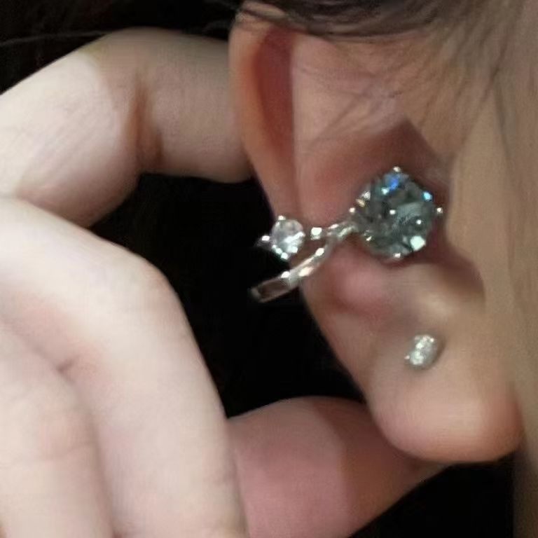 Lámpara pequeña ~ ultra-parpadeante zircón auricular clips nuevo nicho coreano diseño único viento frío universal indolor clips