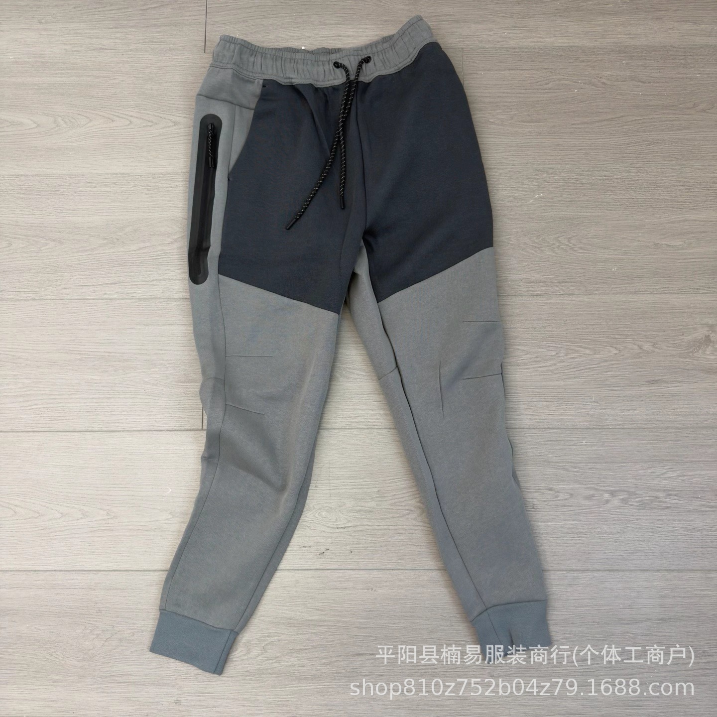 매트 그레이와 카본 블랙 팬츠