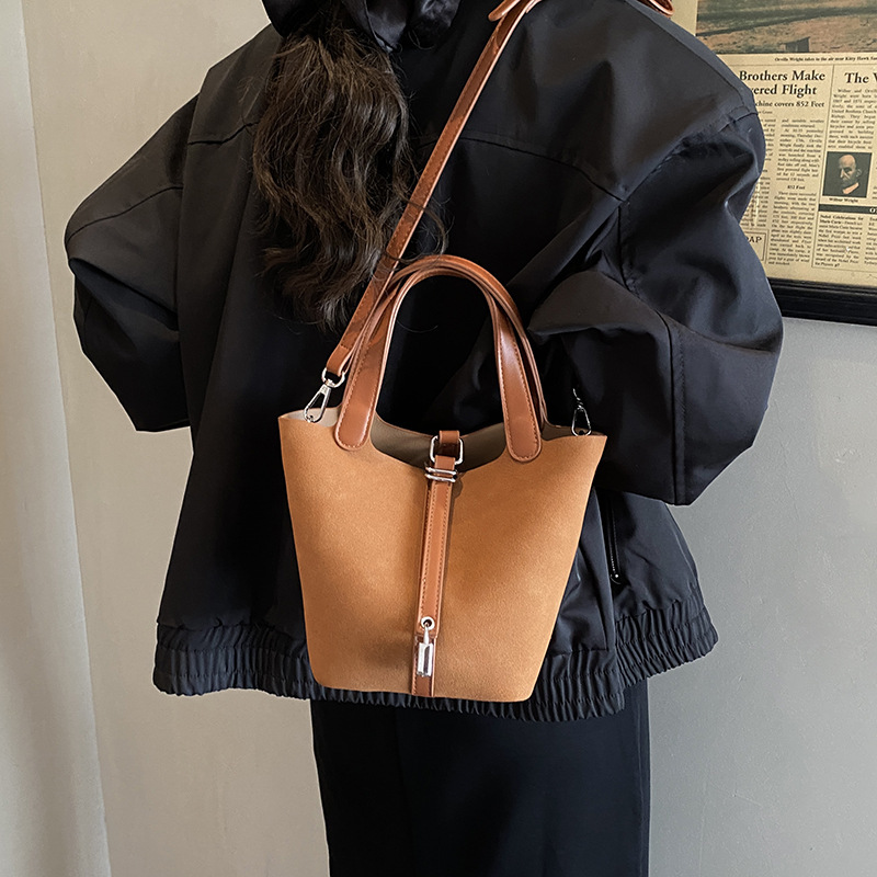 2025秋冬新款时尚简约水桶单肩手提包女包日常搭配通勤女士斜挎包|undefined