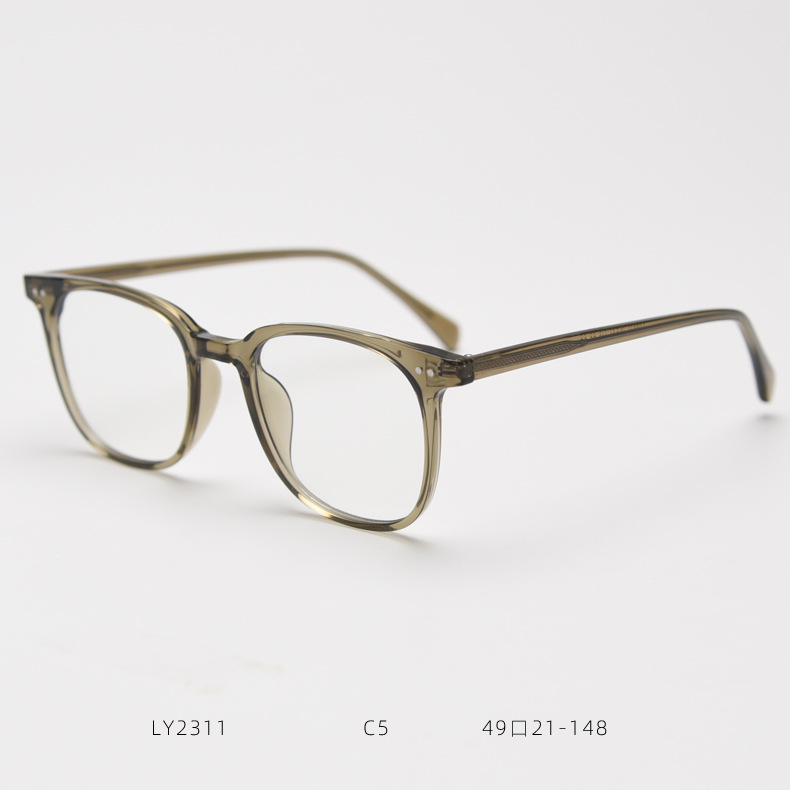 Fashionable Square Eyewear Frames For Students And Unisex Style_voghion.com
