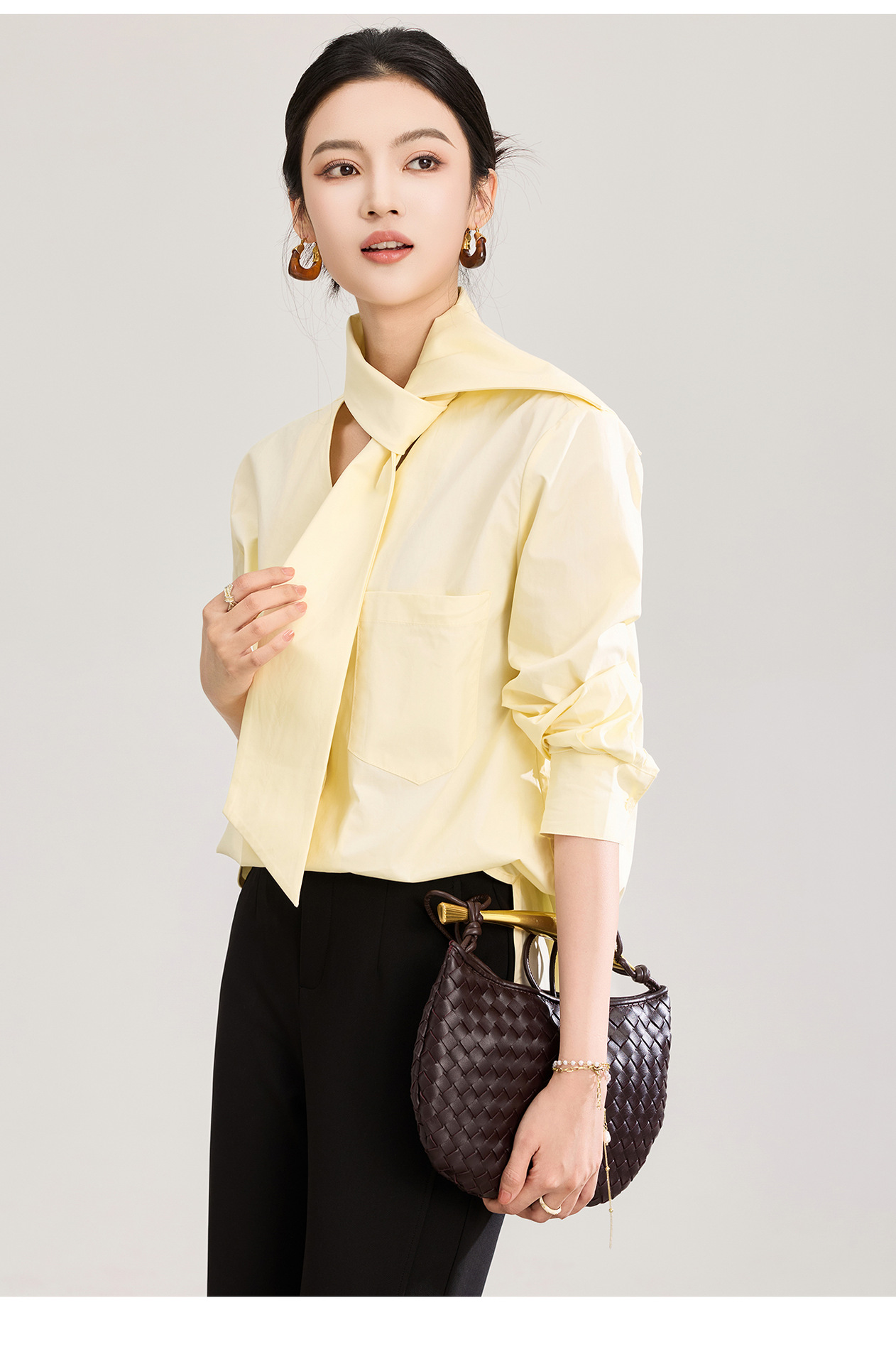 Áo sơ mi nữ dài tay cổ V phối dây rua, chất cotton mềm mại không nhăn — Vàng sữa chi tiết 16