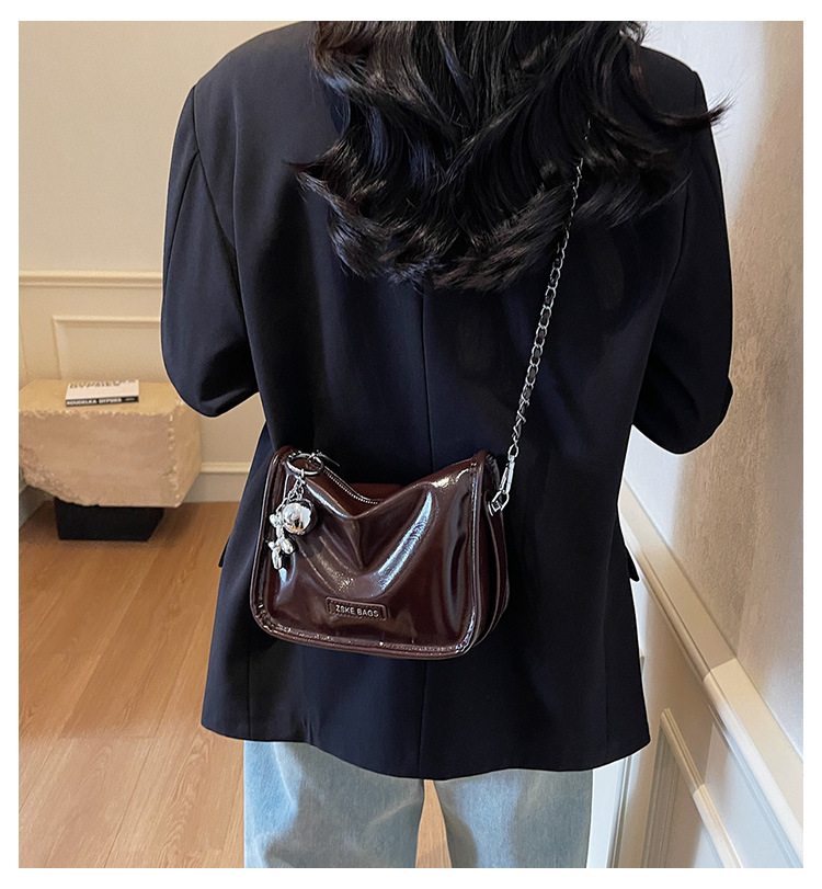 Fashionable single-shoulder bag, casual women's bag 2025 Summer new Korean style, ins style, versatile, hand-held crossbody small square bag full figure