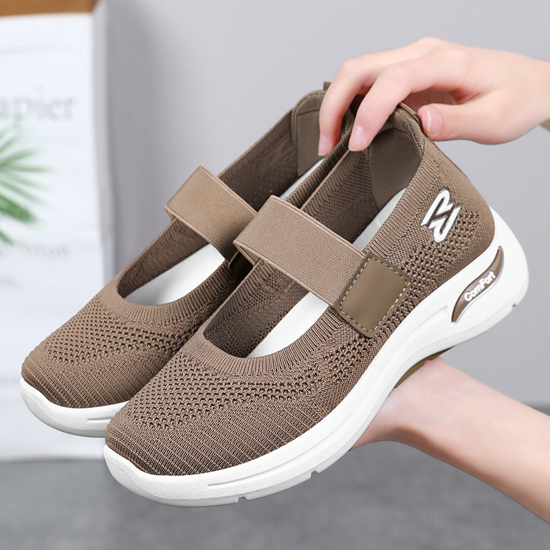 Zapatos de mujer verano nuevo estilo pantuflas ropa exterior de mujer transpirable de un pedal zapatos casuales de fondo suave tejido volador medio arrastre zapatos individuales mujeres