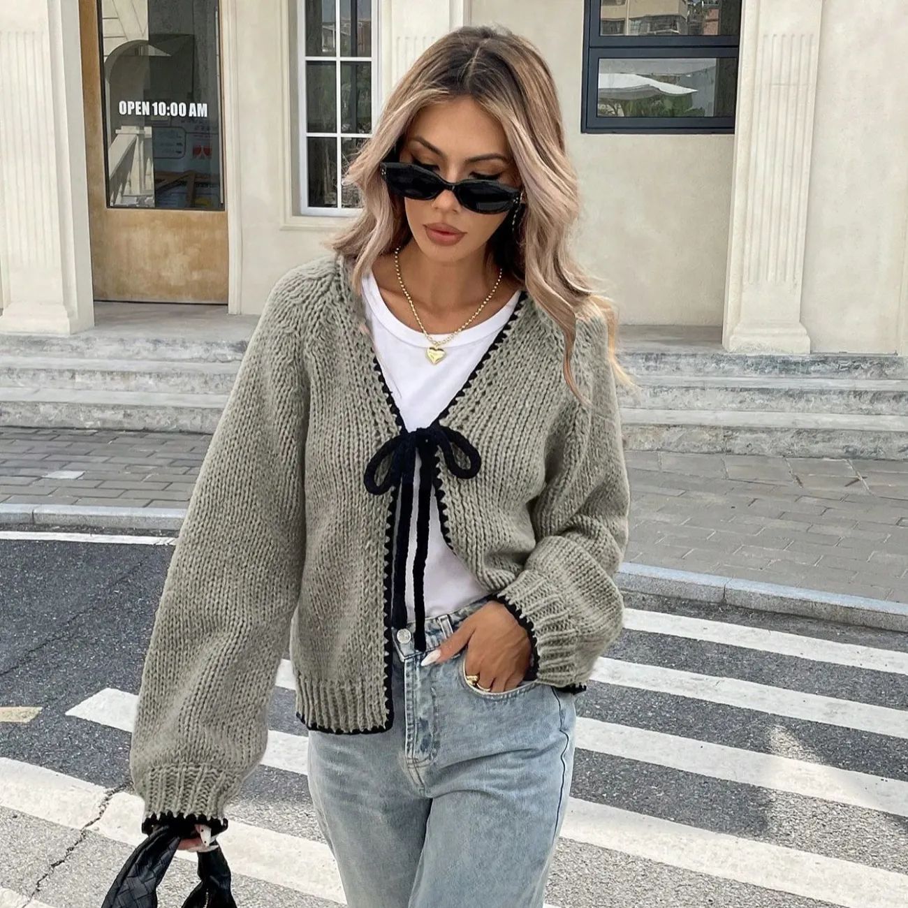 French-Style Light Luxury Gray Knitted Cardigan for Women, Autumn and Winter Design, Slim-Fit Short Top for Petite Figures, Sweater Coat