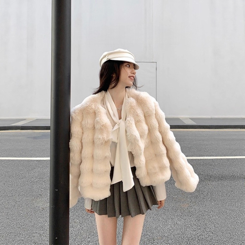 Short Bubble Fur Women's Fur Outwear Autumn and Winter Round Neck Imitation Rabbit Fur Clothing Fashionable Loose Plush Top Trendy