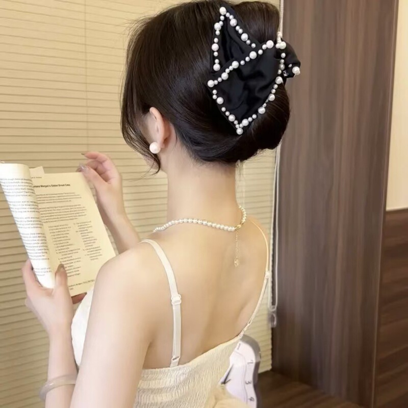 女性用の軽くて豪華でエレガントなビーズクリップ、多用途で絶妙なハーフタイヘアシャーククリップ、ハイエンドのニッチヘアクリップ、新しい|undefined