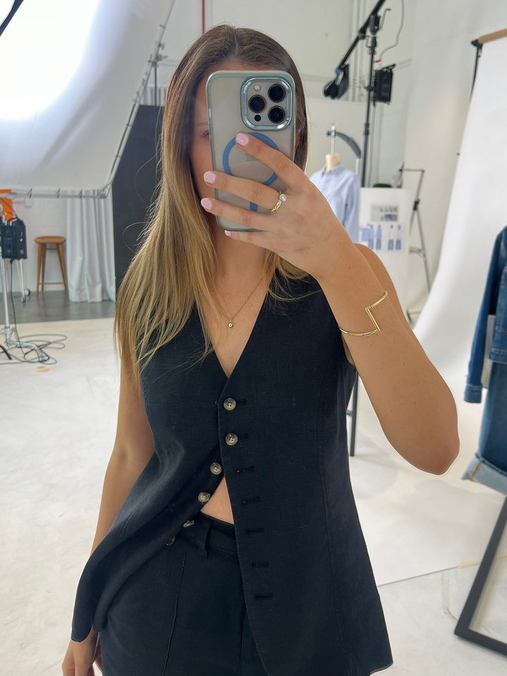 Bộ vest gile và quần short nữ chất liệu lanh cotton, áo khoét vai không tay, kiểu công sở — Màu mơ, Màu nâu đậm, Màu trắng, Màu xanh nước biển chi tiết 42