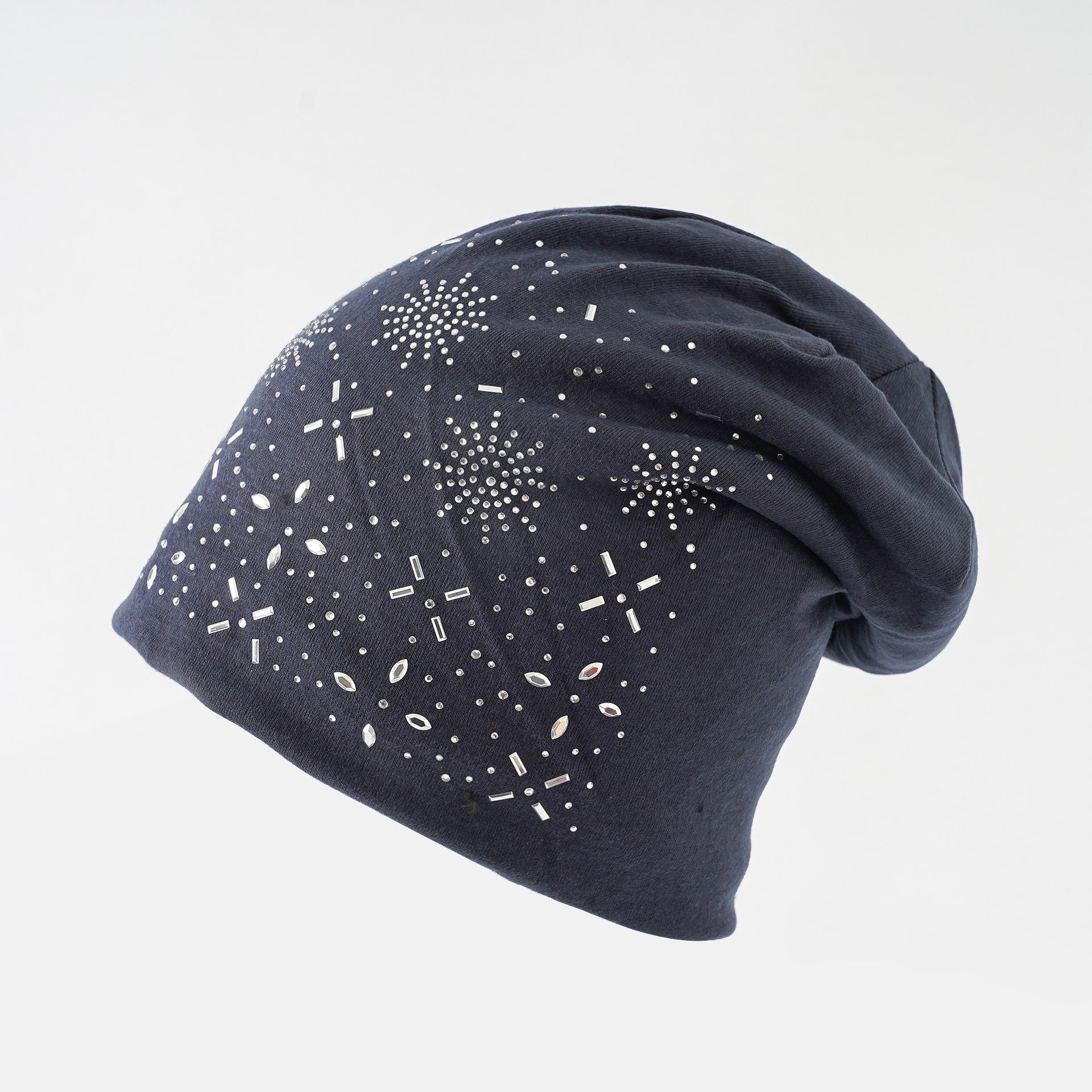Europa y América del copo de nieve rhinestone pila sombrero de invierno de las mujeres a prueba de viento engrosada pullover Cap monocromo rhinestone caliente pullover cap