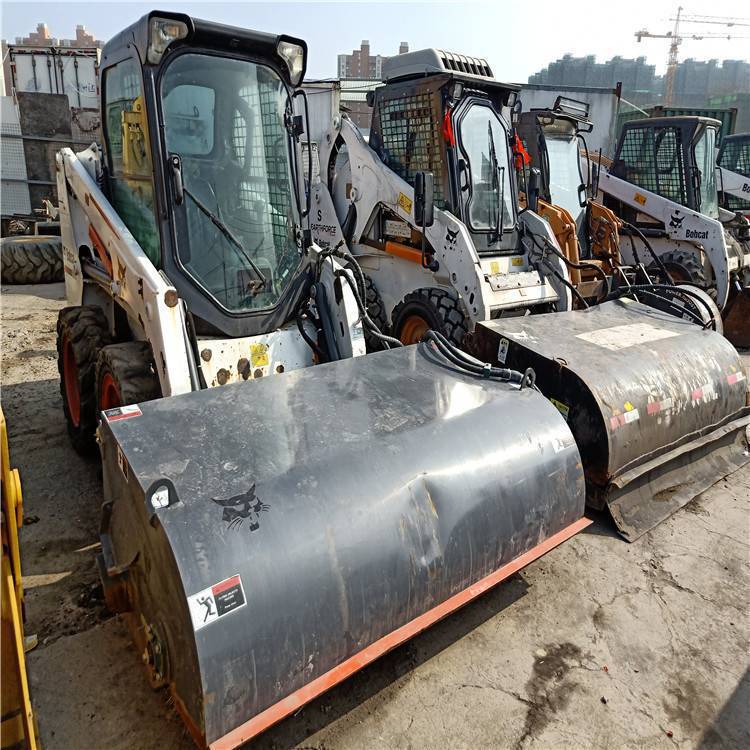 出售山猫S185，S18,S300滑移式装载机,扫地机