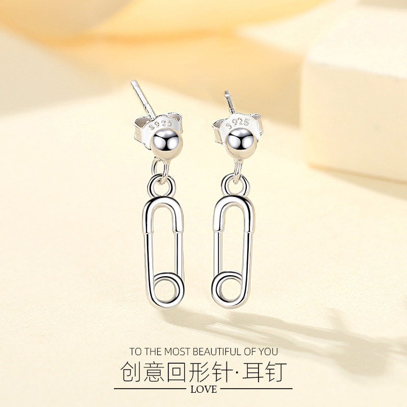 S925 plata esterlina nicho diseño simple clip de papel pendientes de moda pendientes de las mujeres ins estilo fábrica al por mayor