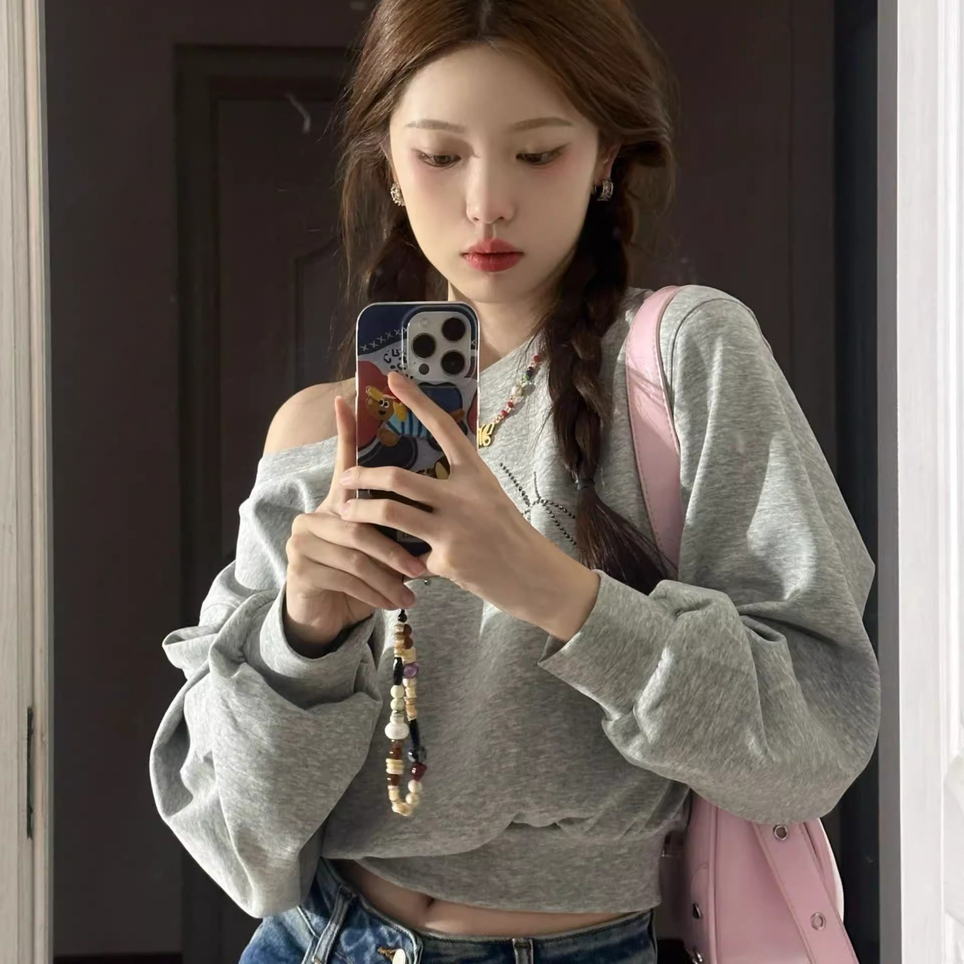 美式复古辣妹烫钻一字领卫衣女早秋季设计感小众短款长袖上衣酷飒