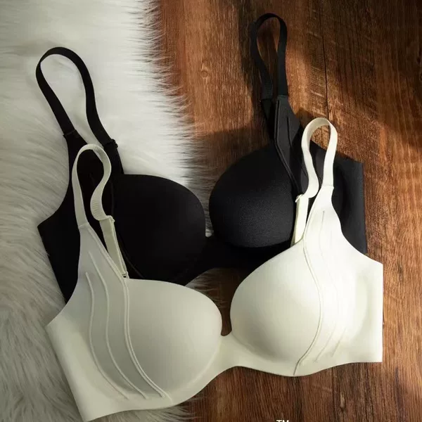Lifting Seamless Underwear for Women with Small Breasts, Push-Up Anti-Sagging, Side-Retracting Breasts, Nude-Feeling Comfortable Bra, Cross-Border Southeast Asia