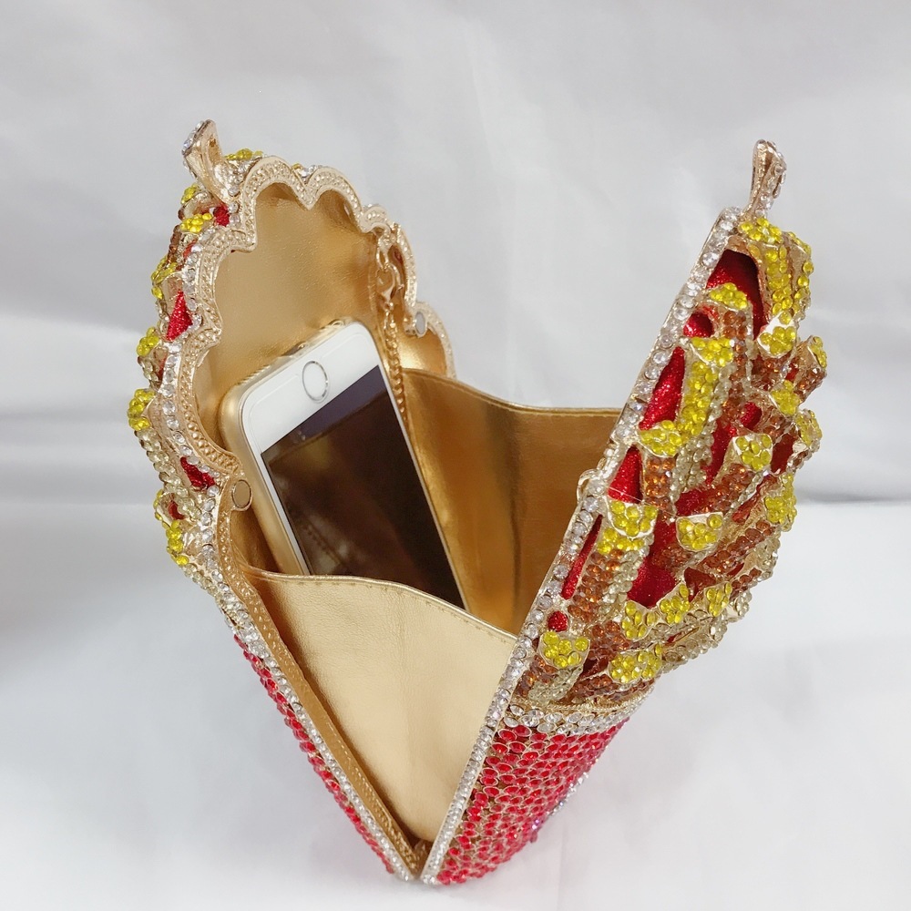 Bolsas de diamantes de cristal de Europa y América, bolsas de diamantes de metal hueco, bolsas de cena de diamantes de mano, bolsas más rojas