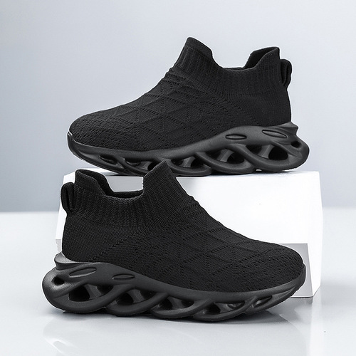 Children's New Summer Sneakers, One-Piece Sports Shoes with Breathable Mesh and Flyknit Slippers