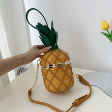 个性菠萝造型包包2023小清新文艺少女ins单肩斜挎铆钉链条圆筒包