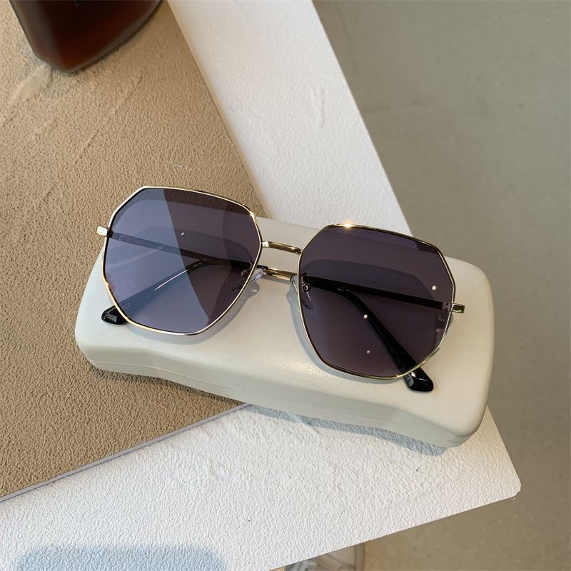 2024 nuevos hombres de conducción gafas de sol polígono gafas a prueba de UV de las mujeres de verano degradado gafas de sol azules