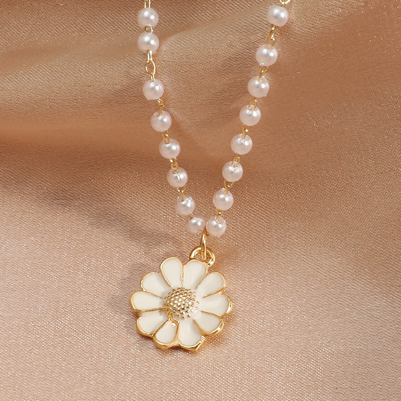 Korean small flower pearl necklace