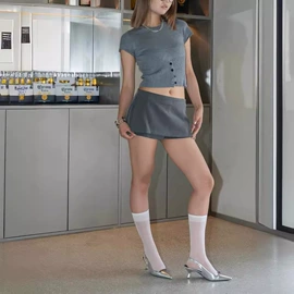 女式牛仔裤;休闲裤;女式T恤