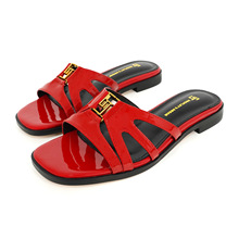 ysͬ��ƽ����ЬŮţƤ���ٿ��U��һ�����⴩��ɫ���e���Ϸ��^ŮЬ