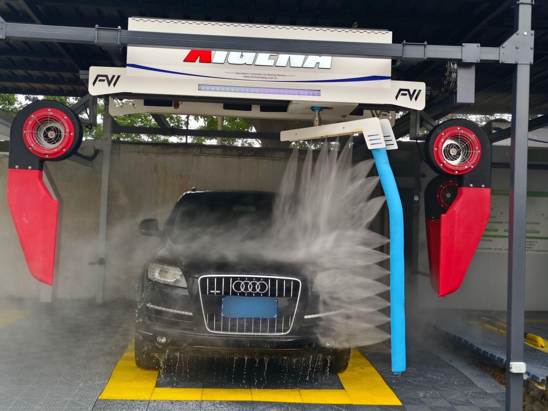 Shanghai Fengwang Fully Automatic Car Washing Machine 360-Degree Contactless Intelligent Commercial Gas Station Machine Purchased from Russia