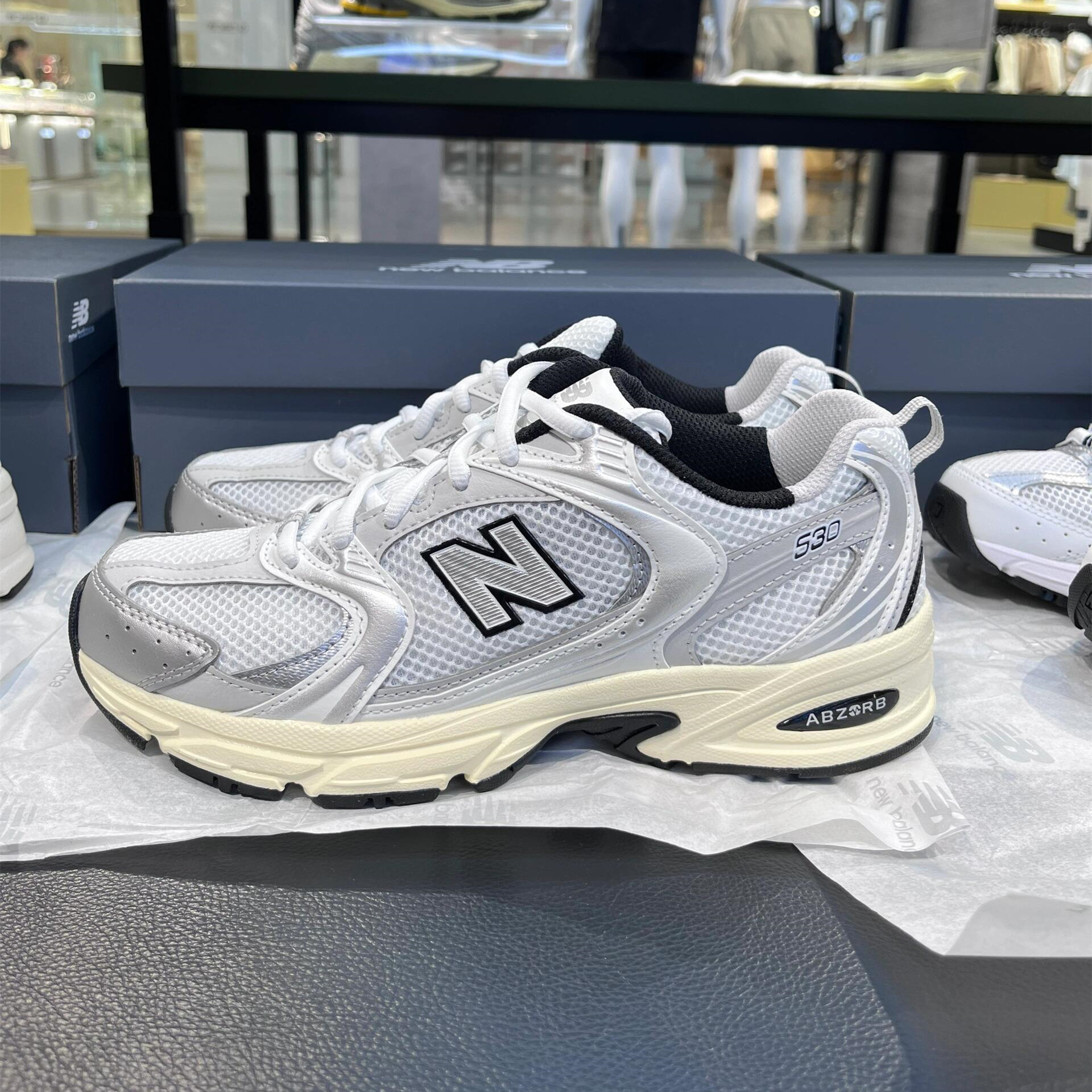莆田靴純原nb530SGランニングシューズの厚い底に男女スポーツシューズの古典的なレトロな父親の靴代が高くなった