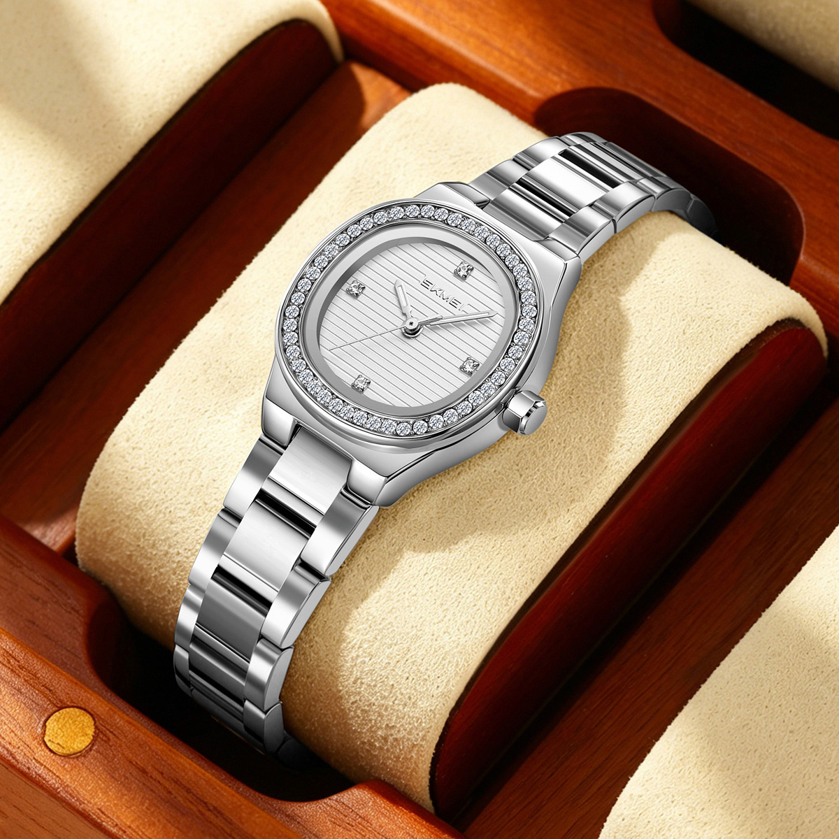 En el momento, el cinturón de acero de diamantes simple reloj de mujer retro versátil reloj de pulsera de mujer a granel de comercio exterior mezcla de lotes fábrica personalizada fuente