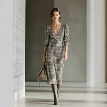2025秋冬季欧美法式性感慵懒风格子长袖连衣裙女秋季新款气质收腰